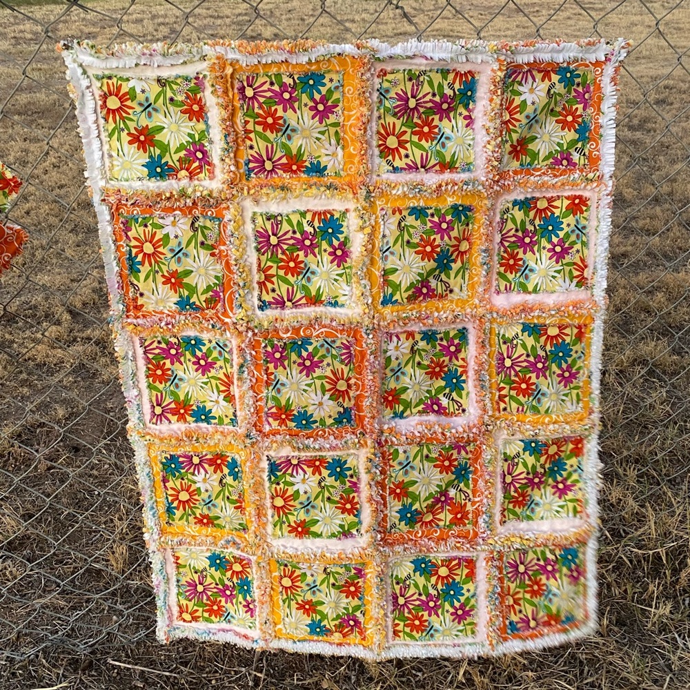 Floral Patchwork Rag Quilt with rag mat- Multicolor